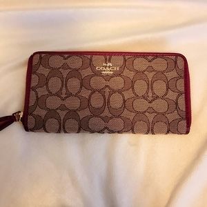 COACH Zipup Wallet